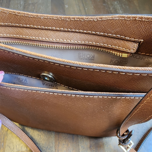 Michael Kors Hamilton Crossbody - Picture 4 of 4